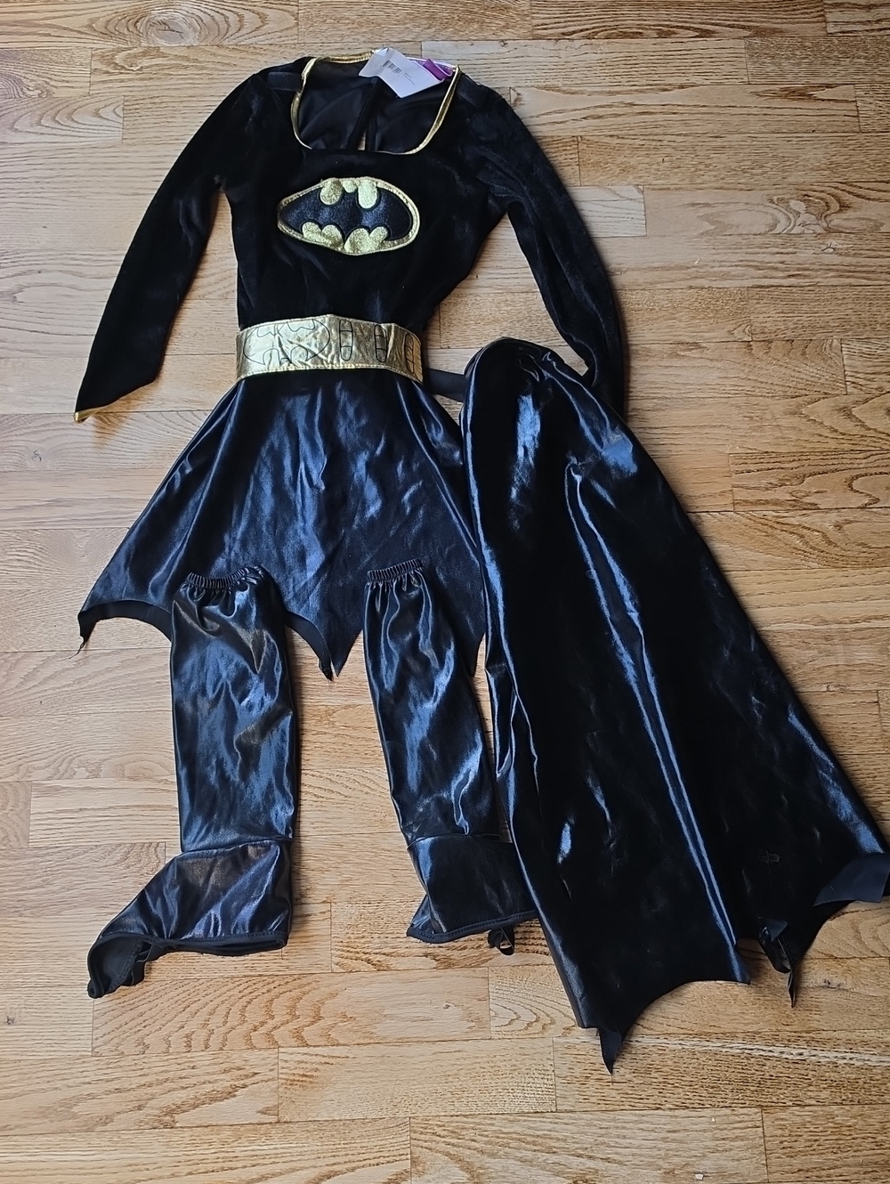 (S) Rubie's Black and Gold Superhero Costume with Cape Batman Halloween Cosplay